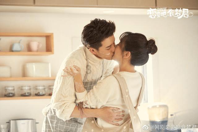 白袜清纯、丰韵迷人！35岁的林允儿颜值还是很能打